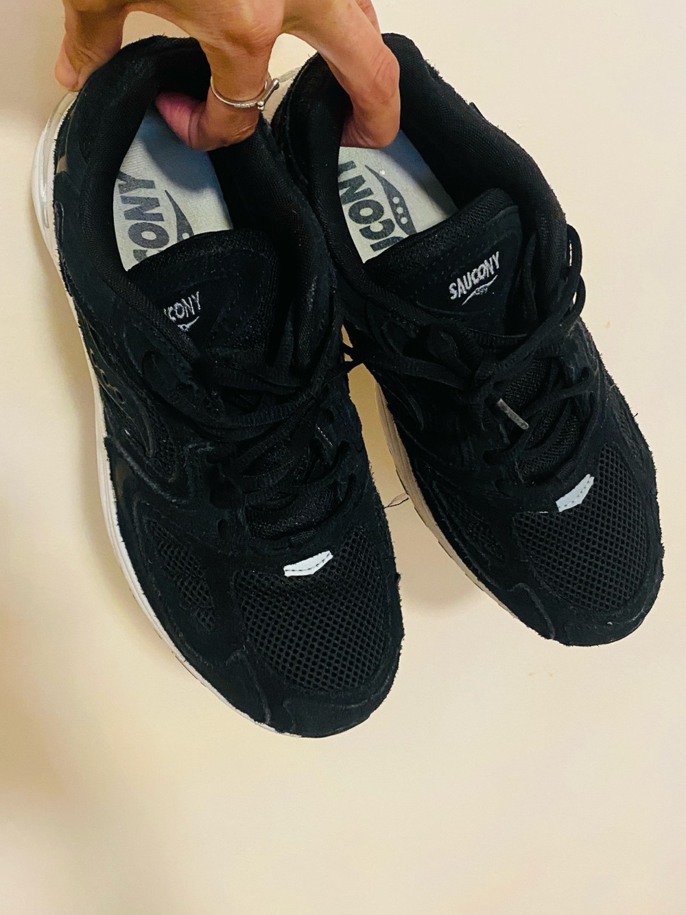 Ladies saucony size 10